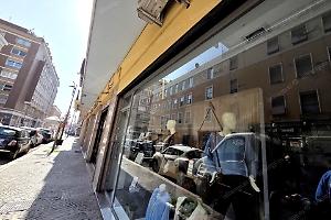 In un negozio di abbigliamento del centro un'estetista non autorizzata