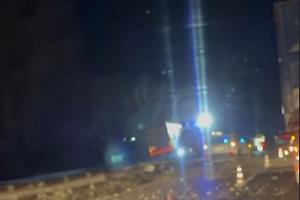 Tragico incidente sulla Pontina: camion sfonda il guardrail e centra un'auto