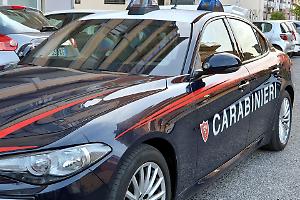 Va a casa dell'ex nonostante il divieto, si ferisce lanciandosi dal balcone