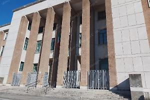 Abusi sul figlio, l'allarme e i sospetti 