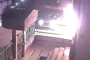 Incendia una casa con una molotov mentre dentro c’erano due persone, arrestato un 38enne