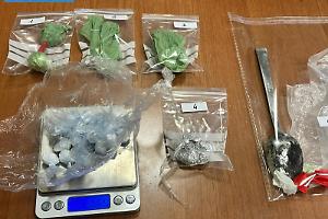 Ai domiciliari ma con la droga in casa: arrestato di nuovo