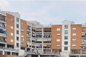 Operai minacciati dai cittadini: cambia il progetto per le case popolari di via Inghilterra