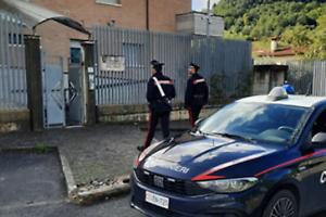 Fugge all’alt dei Carabinieri, fermato dopo un inseguimento