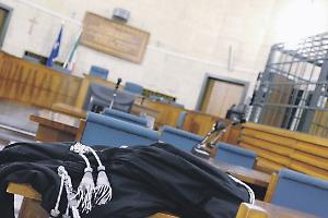 Incendi e rimborsi, Cestra in aula; nessun motivo per farlo