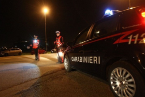 Rifiuta alcol e droga test: denunciato 32enne, auto senza assicurazione