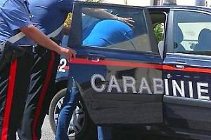 Aggredisce i carabinieri e tenta una rapina: arrestato tunisino irregolare