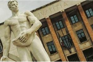 Perizia psichiatrica  per gli atti osceni sull'autobus