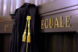 Maltratta la ex, revocato il braccialetto elettronico