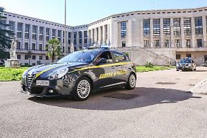 Truffava i clienti, arrestato un agente SIAE