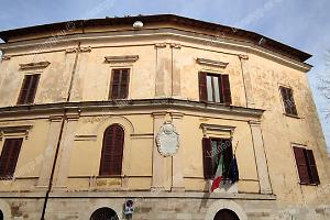 Il consigliere Calvano: «L’enorme flusso migratorio rallenta l’ufficio Anagrafe»