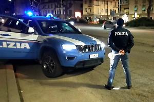 Cocaina in un bar e irregolarità negli esercizi: controlli ad ampio raggio della Polizia a Fondi