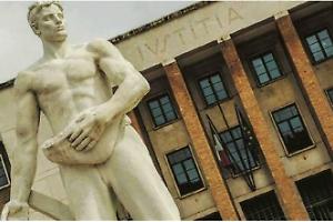 Droga nascosta in cantina, condanna a due anni