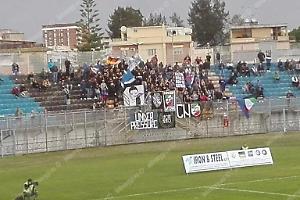 Lancio di petardi durante la partita: Daspo per un tifoso del Latina