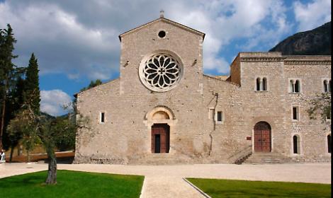 Abbazia di Valvisciolo: un gioiello cistercense tra fede, storia e misteri