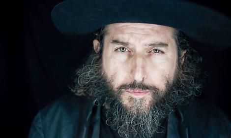 Sirene, Capossela tra mito e attualit&agrave; nell&rsquo;incanto dell&rsquo;antica Norba