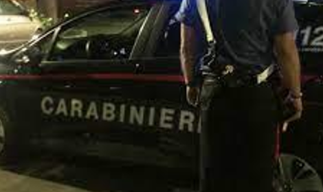Spaccio di cocaina e pistola con matricola abrasa: due arresti