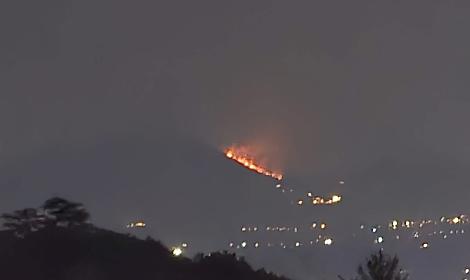 Incendio sul Monte della Bufala, notte di paura tra Bassiano e Sermoneta: case a rischio