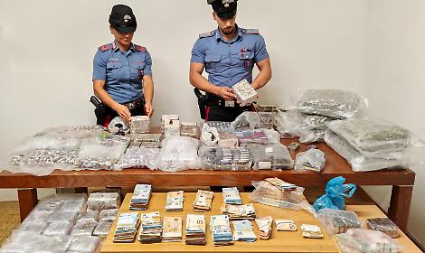 Lotta allo spaccio, sequestrati 50 chili di droga e quasi 100mila euro in contanti