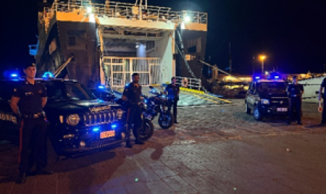 Servizio straordinario sull'isola, controllati veicoli e imbarcazioni