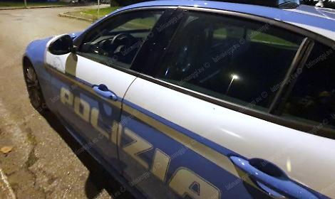 Rocambolesco inseguimento dopo il furto in villa, i ladri mollano la refurtiva