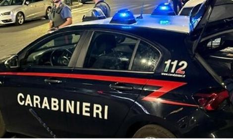 Minaccia il titolare di un locale con una mazza da golf, nei guai un 39enne