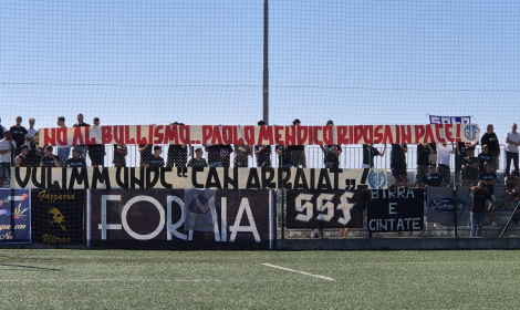 Morte di Paolo, messaggi dai campi di calcio