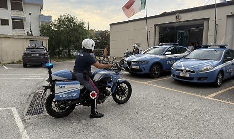 Itri, controlli straordinari della Polizia: 112 persone identificate e 52 veicoli fermati