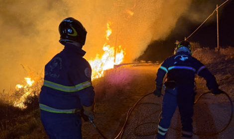 Nuovo incendio tra Itri e Sperlonga: distrutti ettari di vegetazione a Punta Cetarola
