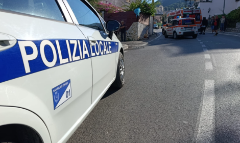 Grave incidente in via Roma: madre e figlio in codice rosso