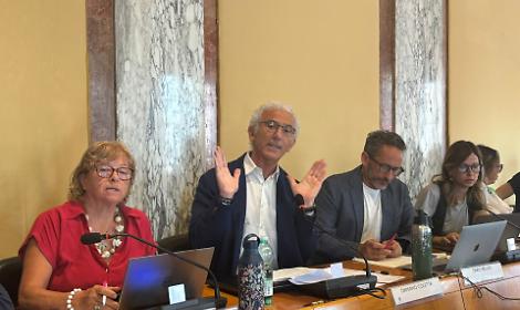 Abc, il parere legale boccia il taglio di 500mila euro. Lbc all'attacco