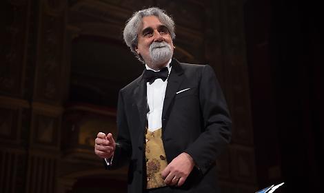 Addio a Beppe Vessicchio, il maestro della musica italiana si &egrave; spento a 69 anni