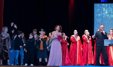 Teatro pieno e grande successo per il concerto di Natale per Unicef &ldquo;NO WAR&rdquo;