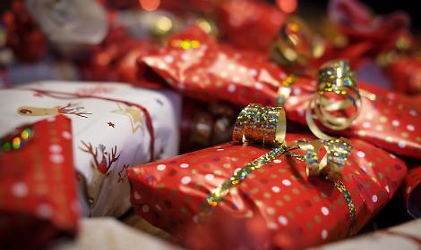 Natale 2025, italiani puntuali: il picco degli acquisti online &egrave; a inizio dicembre