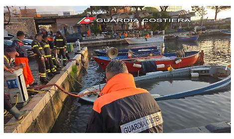 Piccola unit&agrave; da pesca affonda nella darsena &ldquo;La Quercia&rdquo;