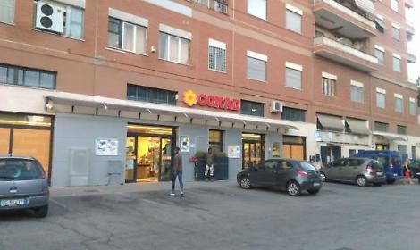 Armati di pistola rapinano il Conad di via dei Mille ad Aprilia: fuggono con 3mila euro