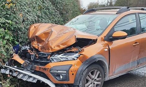 Aprilia, incidente tra due auto in via Cisternense: ferita una ragazza