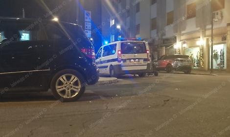 Incidente in centro a Latina, ferito giovane in monopattino