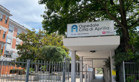 Aurora &egrave; nata &ldquo;con la camicia&rdquo;: la prima bimba del 2026 venuta alla luce avvolta dalla sacca amniotica