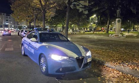 Dopo l'arresto del ladro del furgone un complice gli ruba anche il portafogli