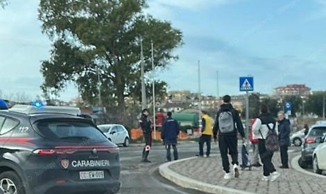 Aprilia, tranciata una condotta del gas in via Carroceto: strada chiusa e negozi evacuati