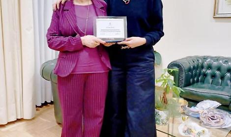 Clara Galante, il sindaco Celentano premia l&rsquo;attrice pontina