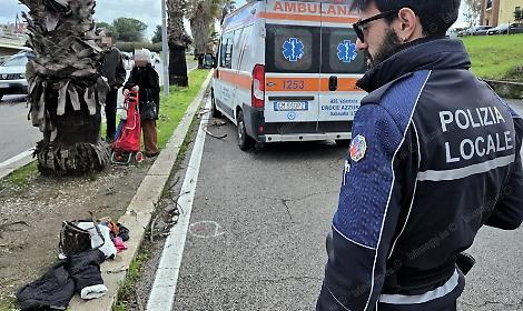 Investita mentre attraversa sulle strisce, anziana finisce in ospedale