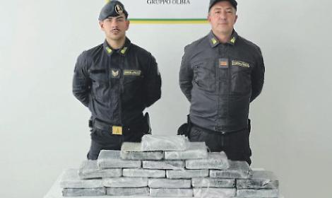 Il corriere della droga muto dal gip