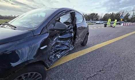 Inversione sulla Pontina con un neonato a bordo, famiglia coinvolta in un incidente