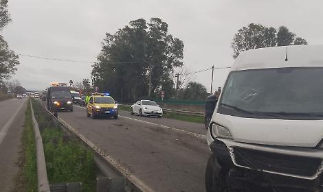 Incidente sulla Pontina, ferito il conducente di un furgone