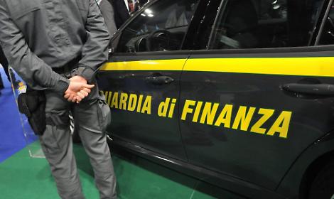 La Guardia di Finanza dona carburante sequestrato alla Protezione Civile: Anzio al centro dell&rsquo;operazione