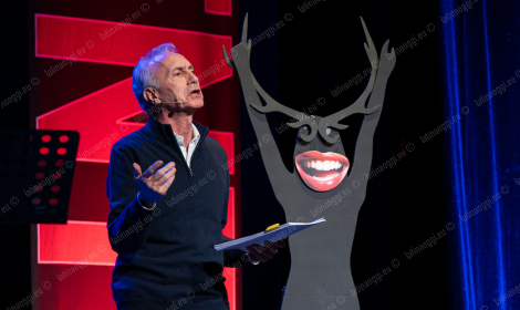 Furto al Teatro D&rsquo;Annunzio, il caso Travaglio diventa terreno di scontro politico