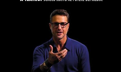 Fabrizio Corona porta "Falsissimo" al Teatro Europa di Aprilia