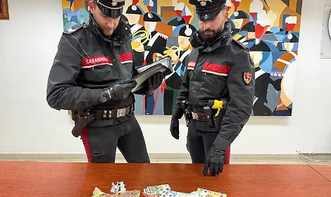 Aprilia, 18enne arrestato per droga: sequestrati 40 grammi di crack e 1.300 euro in contanti